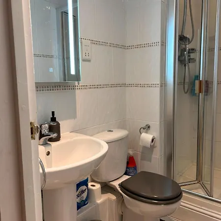 One Bedroom Flat Chertsey - Pets Welcome Exterior photo