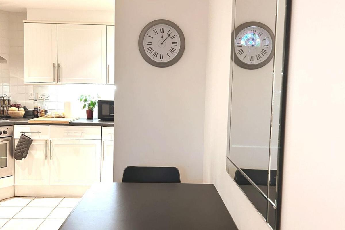 One Bedroom Flat - Pets Welcome * Chertsey