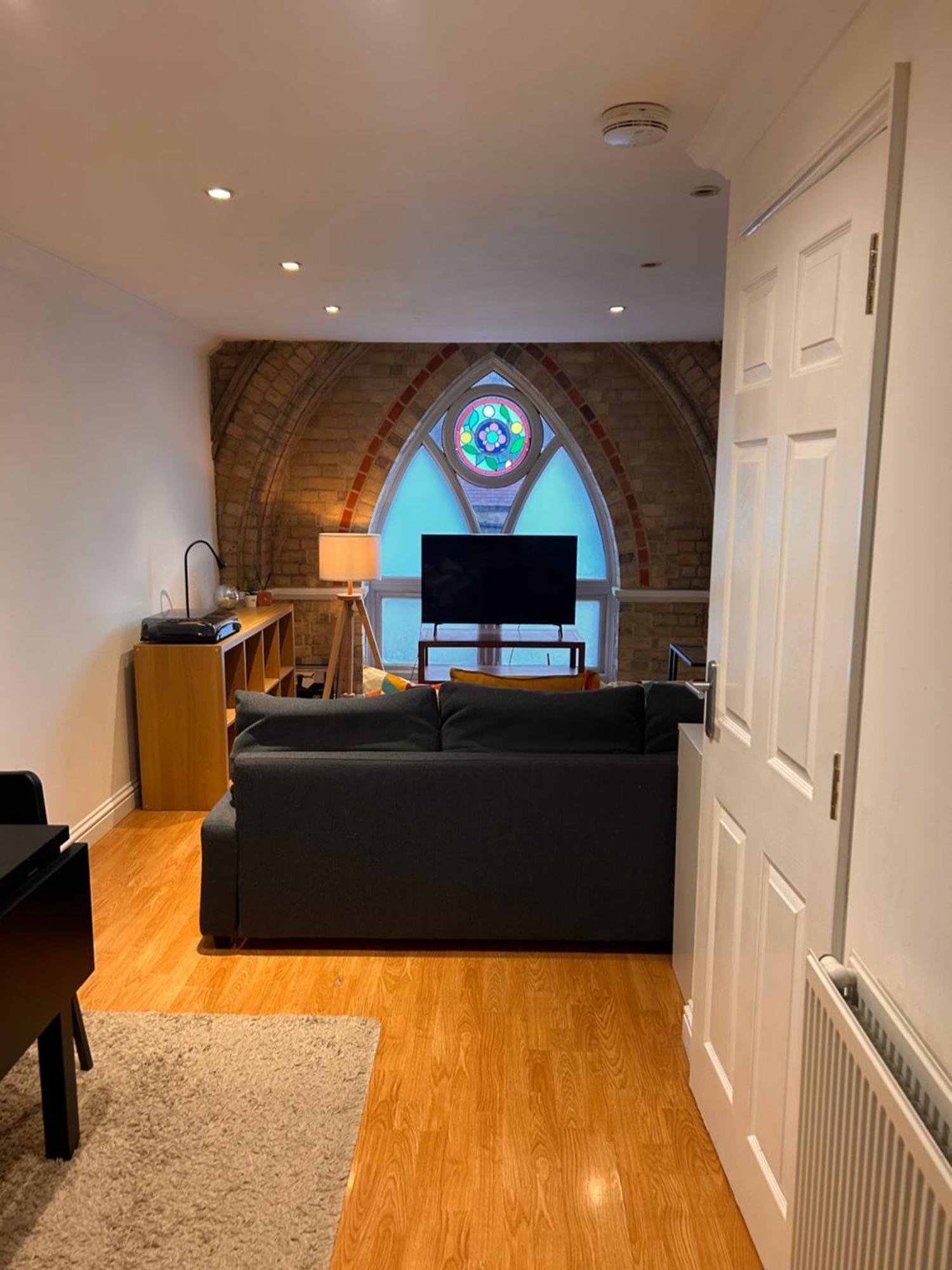 Apartment One Bedroom Flat - Pets Welcome Chertsey